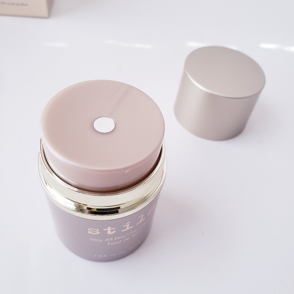 Stila Stay All Day Foundation Makeup - Picture 9 of 10